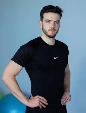 Adam Stańczak — trener personalny FitFam